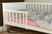 Здесь изображено Кровать детская Манеж